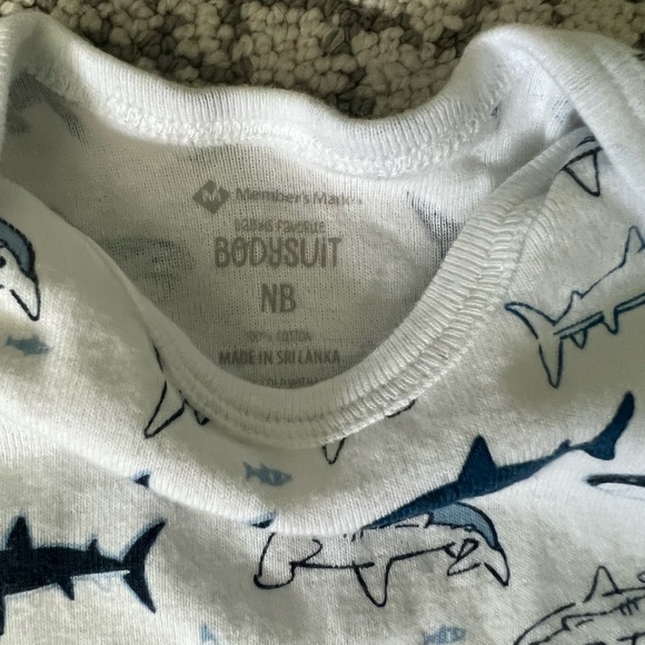 Bundle of 5 Bodysuits - Picture 4 of 10